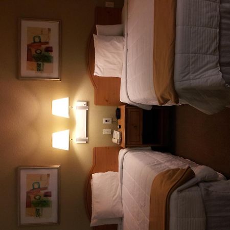 Americas Best Value Inn & Suites-Winnie Pokój zdjęcie