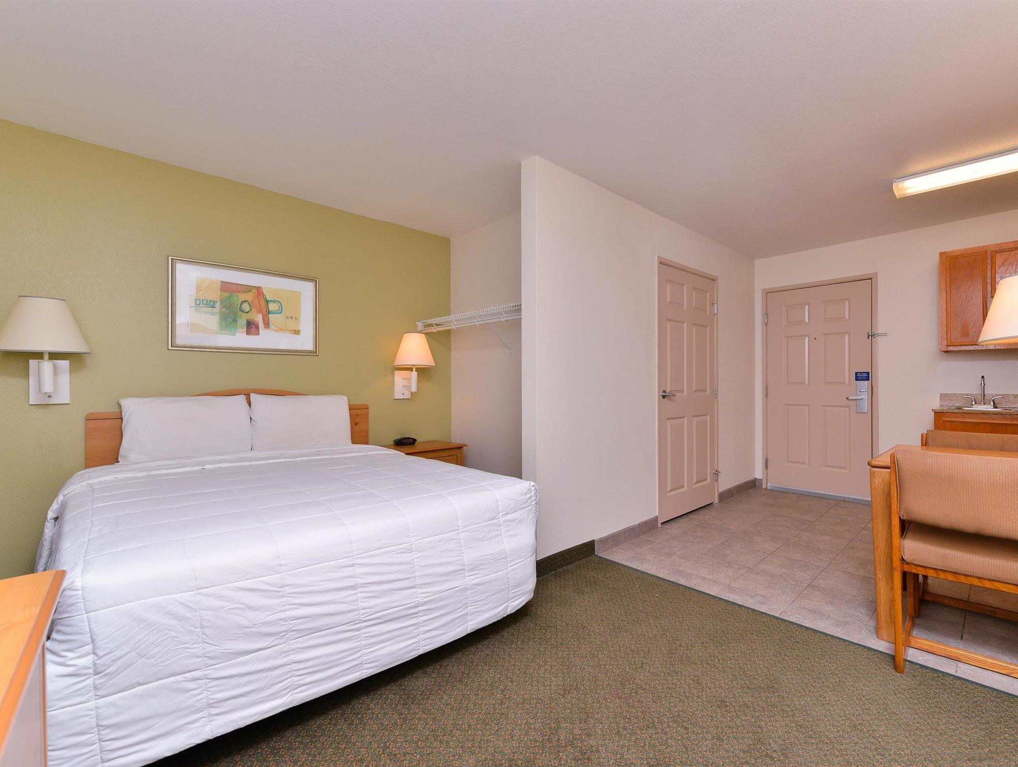 Americas Best Value Inn & Suites-Winnie Zewnętrze zdjęcie